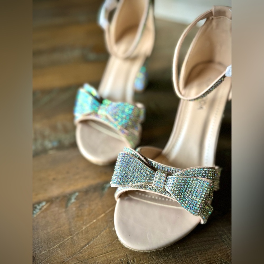 Top Moda Hanna Crystal Bow Sandals